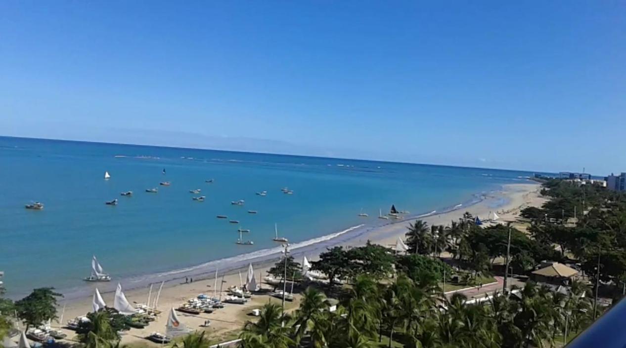 Na Beira Mar De Pajucara- Edif Neo- Apartamento Quarto E Sala- Tem Varanda - Vista Lateral Do Mar- Rua Julio Plech Filho 60 Esquina Com Avenida Doutor Antonio Gouveia - Consumo Eletrico E Pago No Ckeck-Out 1Kwh E 1,35 Reias Maceió Zewnętrze zdjęcie